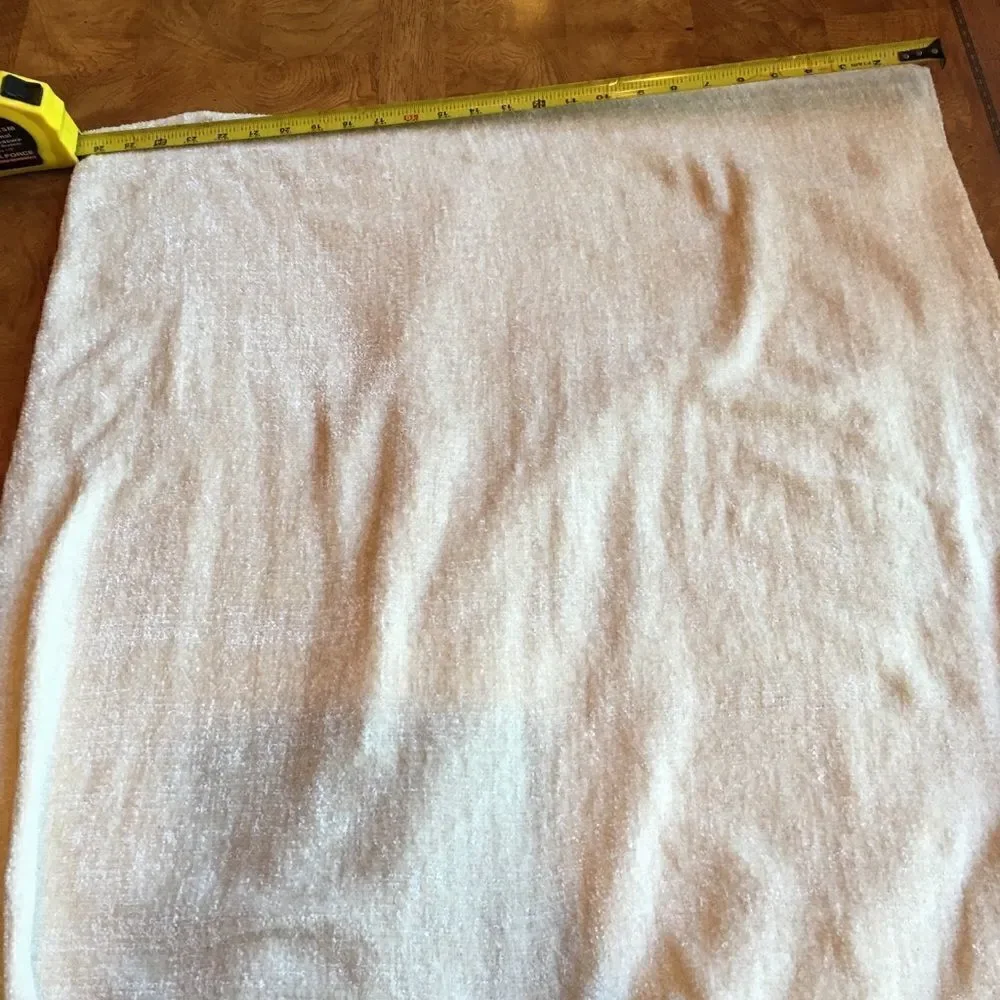 N/A white chenille